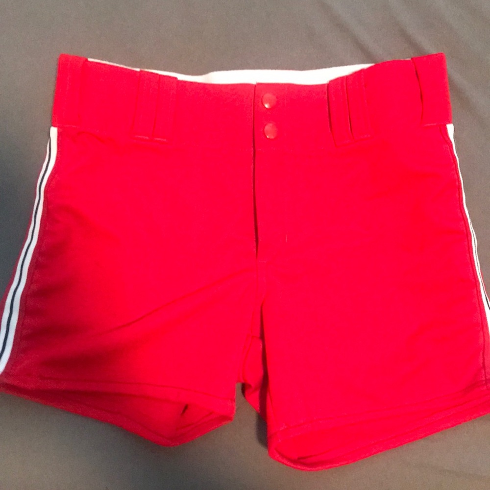 Fashionable baseball short